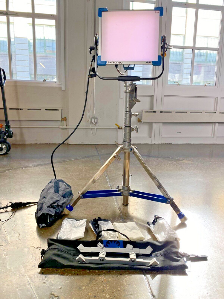 ARRI SkyPanel S30 Basic Kit PLUS Chimera & DoPChoice Snapgrid (USED)