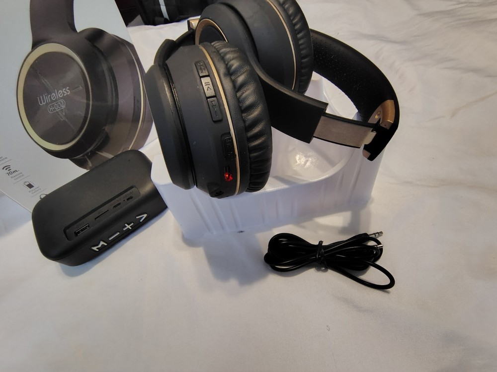 Headphone With Boombox