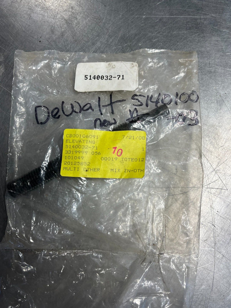 5140032-71  DEWALT  ELEVATING SCREW   514003271