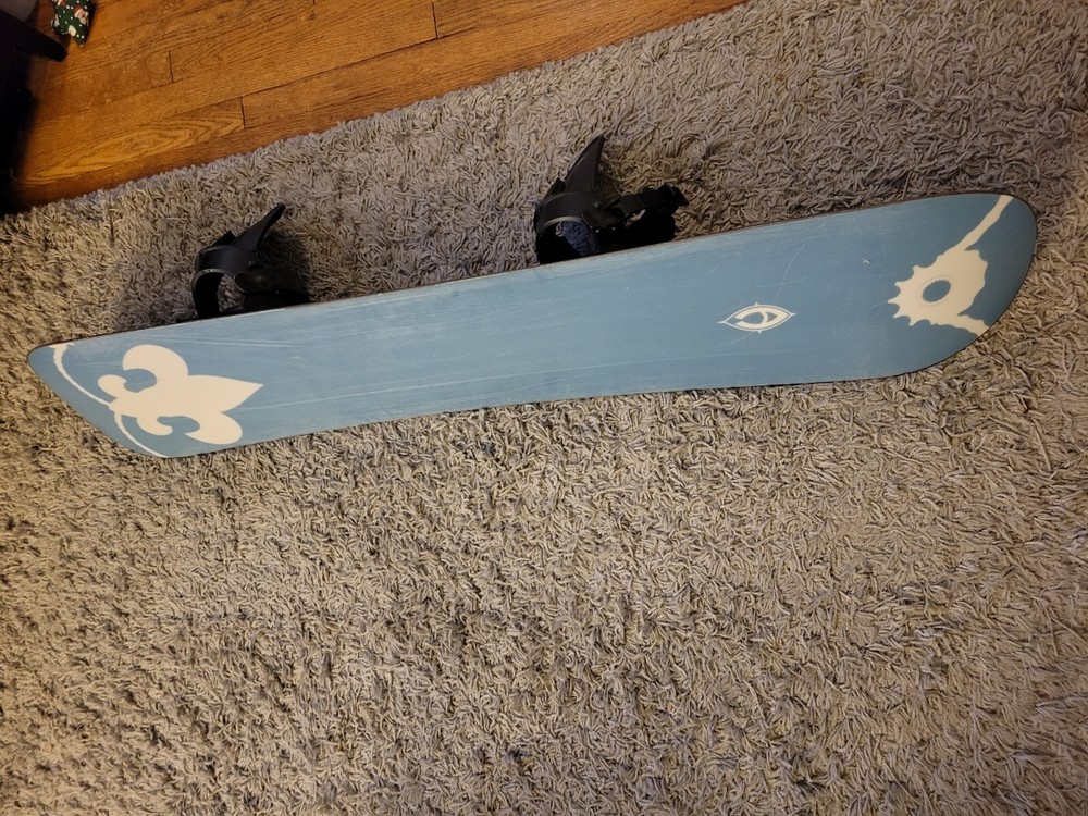 Vintage Apocalypse Snowboard 56" Spiral bindings missing 1 strap