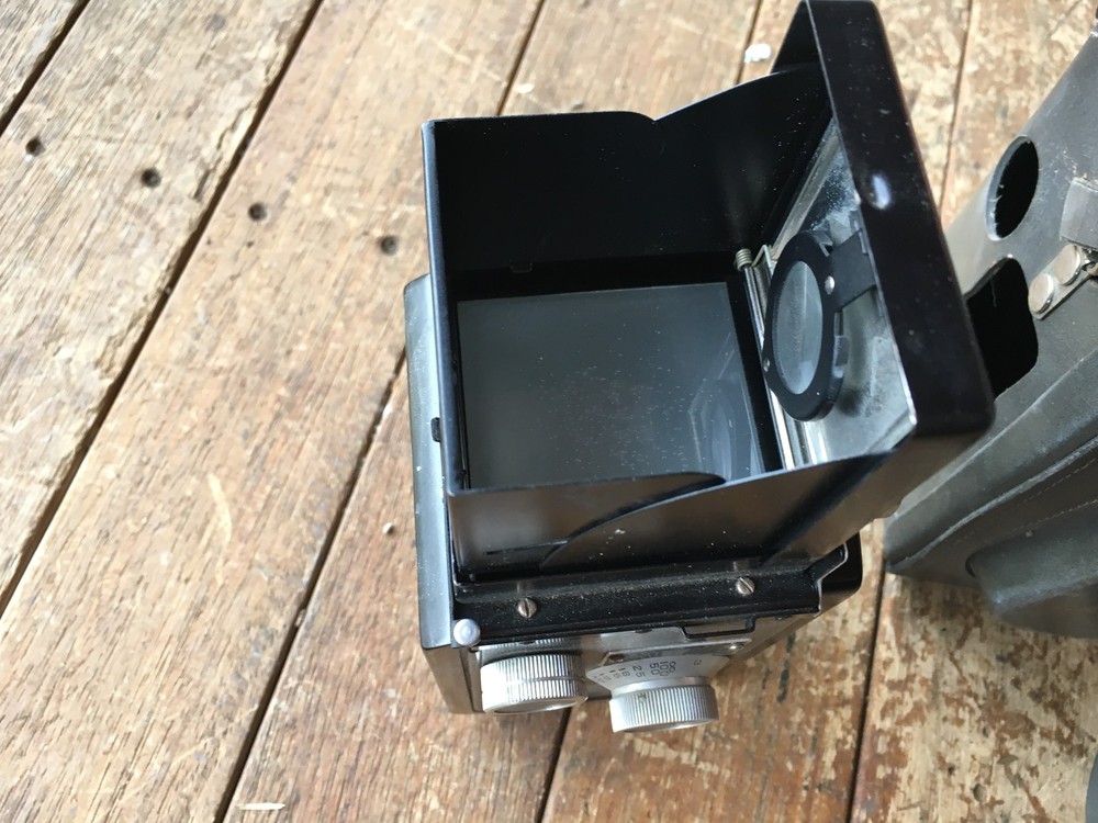 VINTAGE GRAFLEX 22 CAMERA NICE WITH COVER