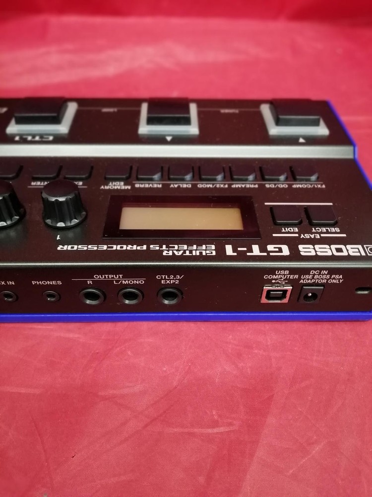 BOSS GT-1 MULTI-EFFECTOR 579273