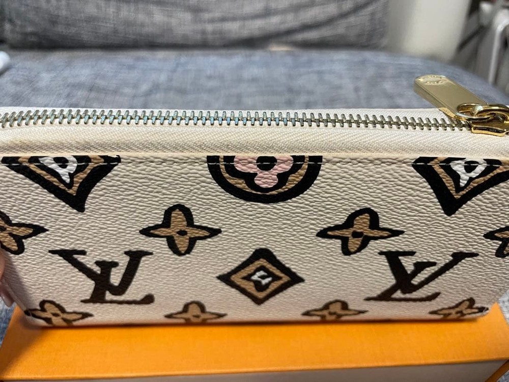 Louis Vuitton Long Wallet in Excellent Condition