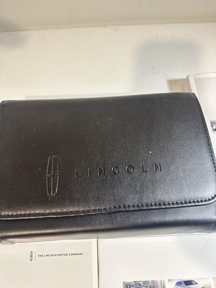 2015 Lincoln MKT Owner's Manual Set