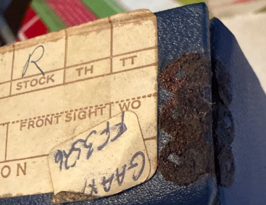 Smith and Wesson vonyage gun box model 10 38