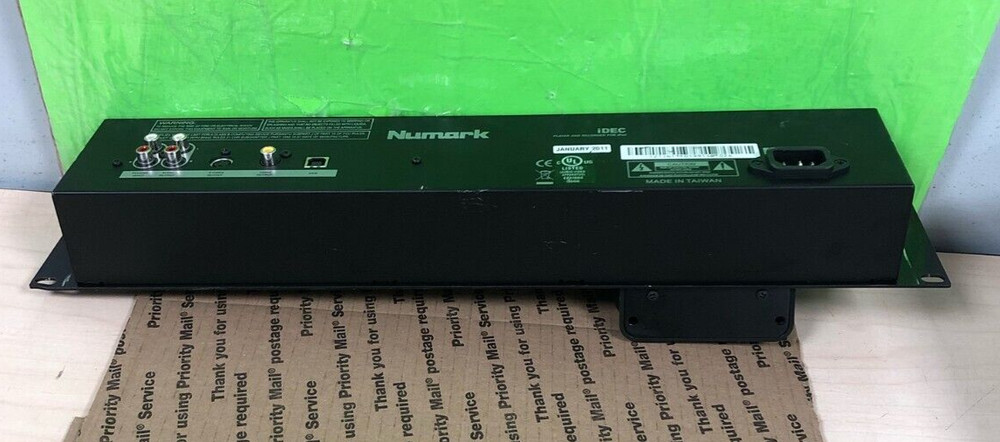 Numark iDEC A/V Playback and Recording Rack Interface for iPod (TESTED)