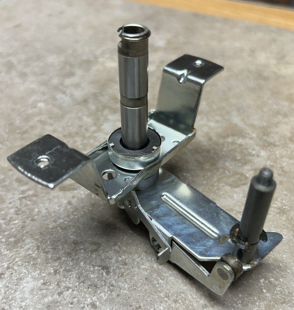 Dual 1019 Platter Bearing Housing Original