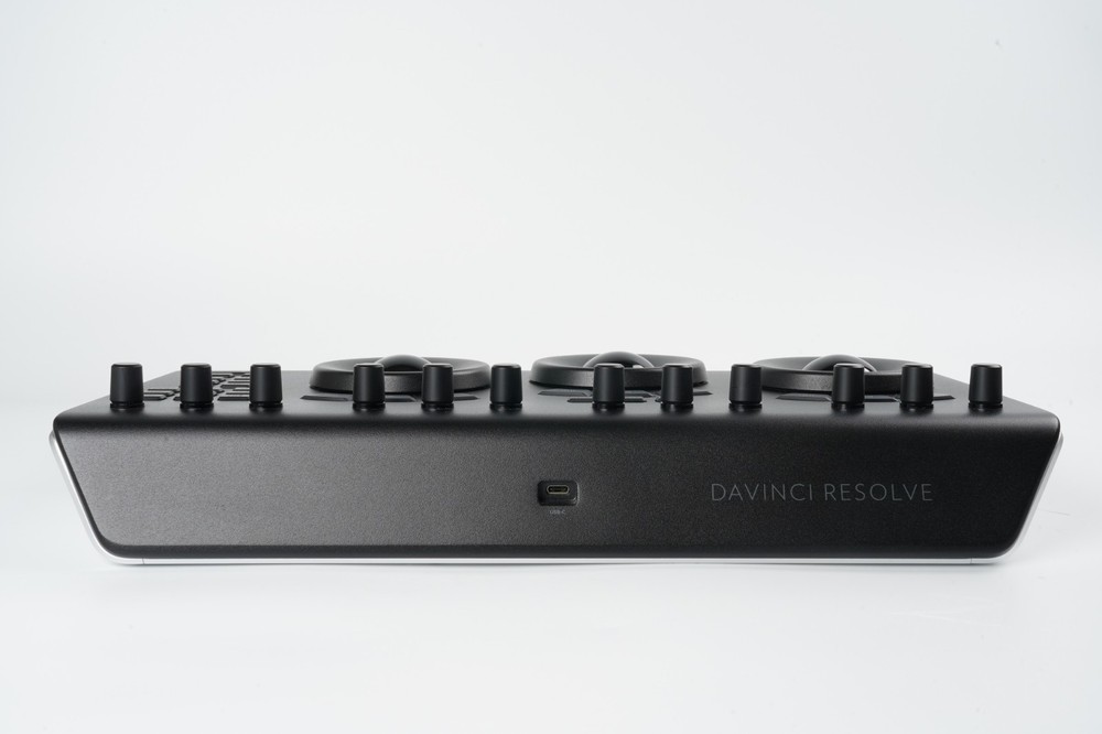 [Near Mint] Blackmagic Design DaVinci Resolve Micro Color Panel #190M