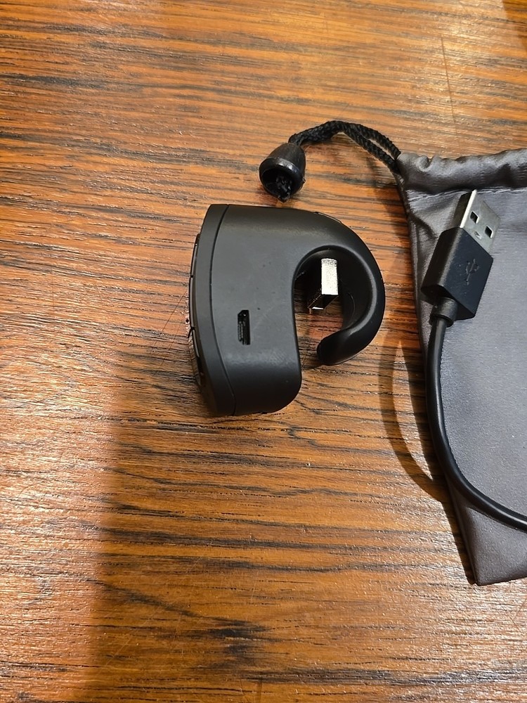 Wireless Laser Pointer USB Rechargeable Finger Ring Powerpoint Presenter