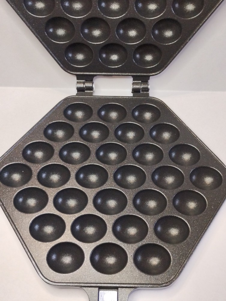 StarBlue Iron Skillet Bubble Waffle Maker