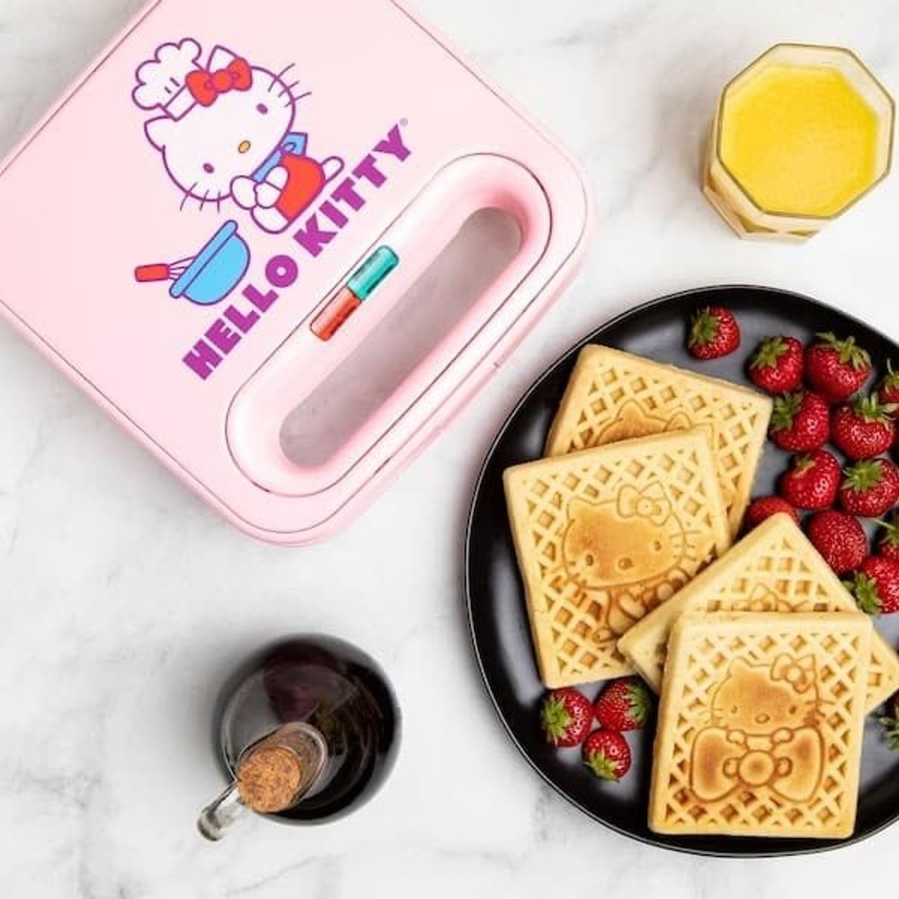 HELLO KITTY Pink Square Waffle Maker