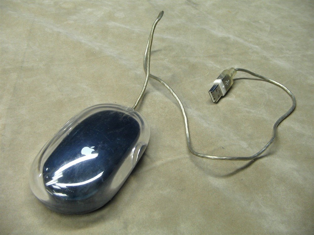 Apple Pro Mouse - Black USB Optical - M5769