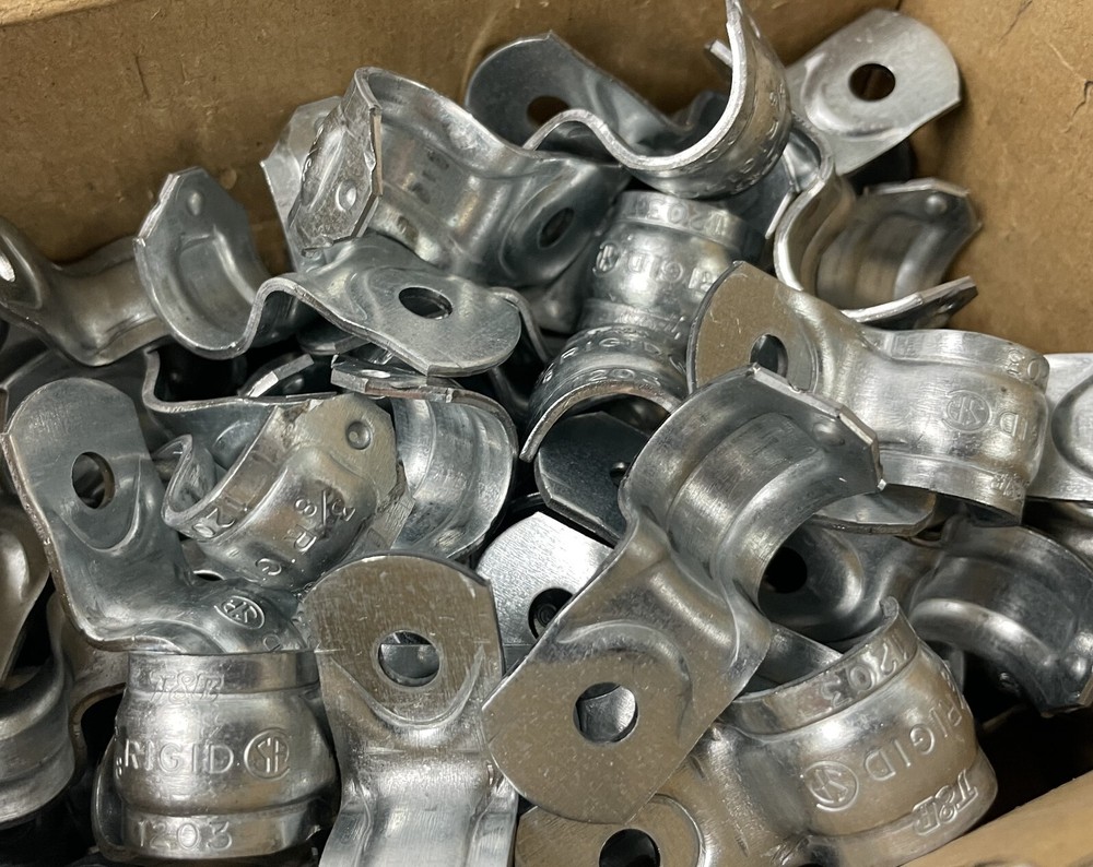 Thomas & Betts Galvanized Conduit Snap Straps 100pcs 3KF71