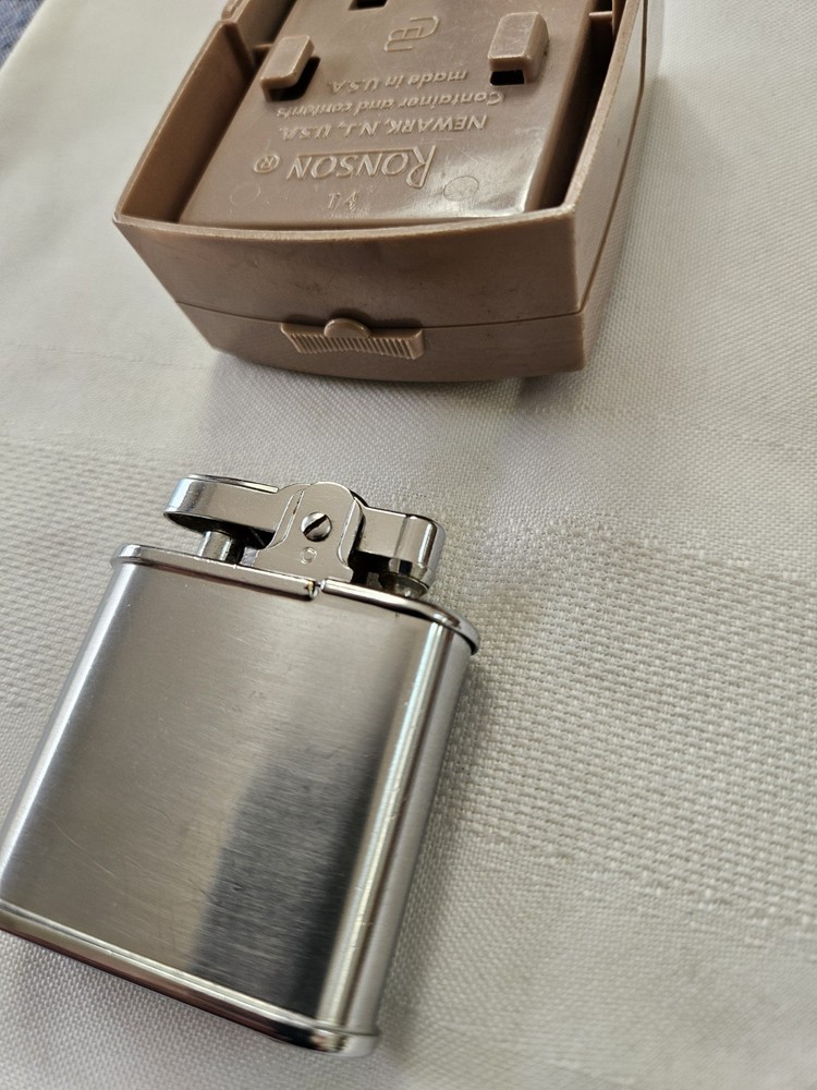 Vintage Ronson Whirlwind Lighter