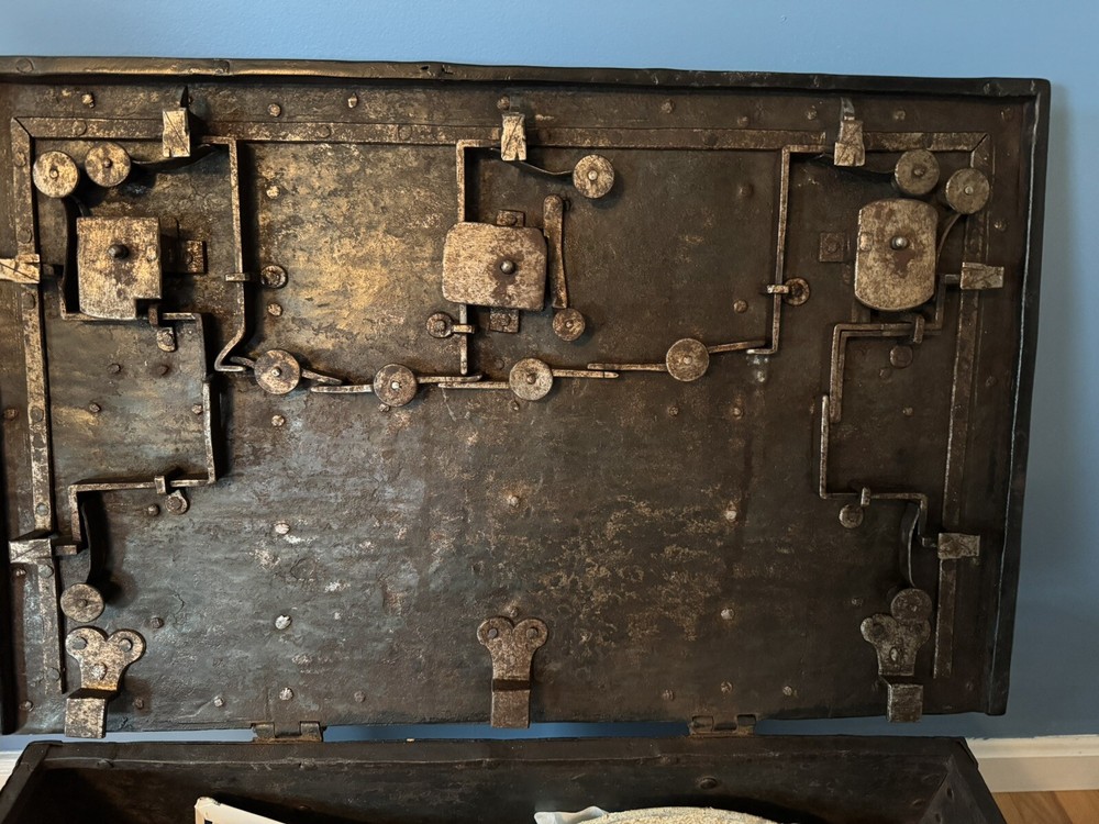 16th century Nuremberg Armada chest