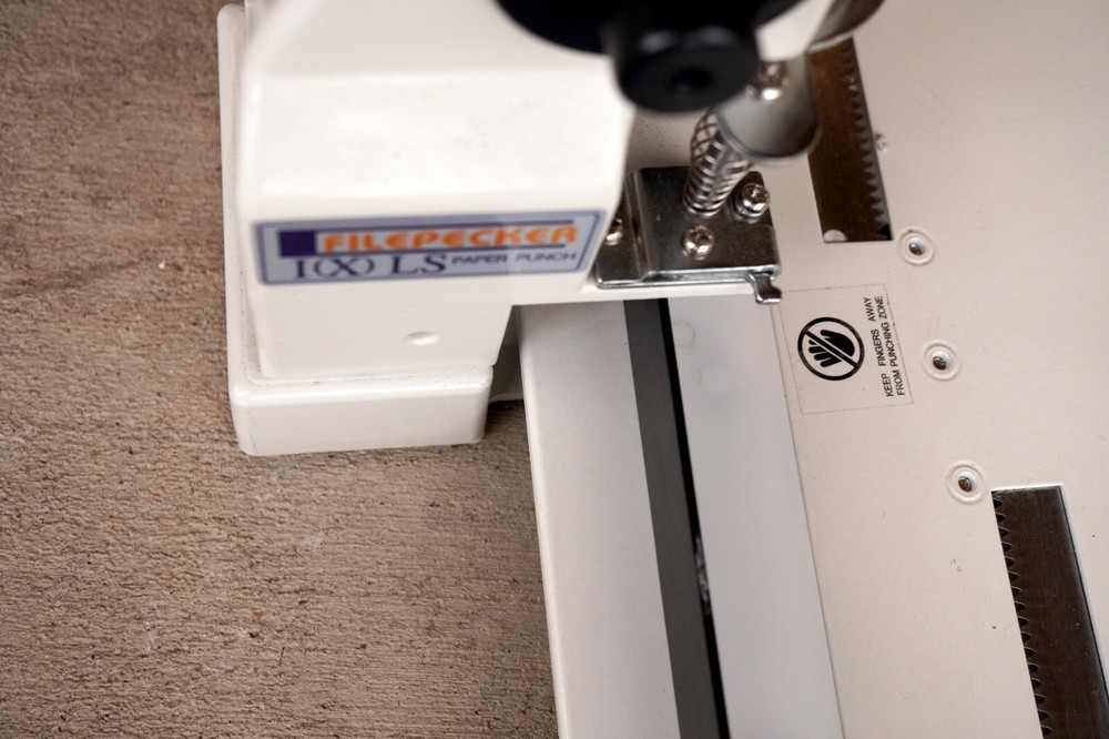SPC FILEPECKER I (X) LS Paper Punch