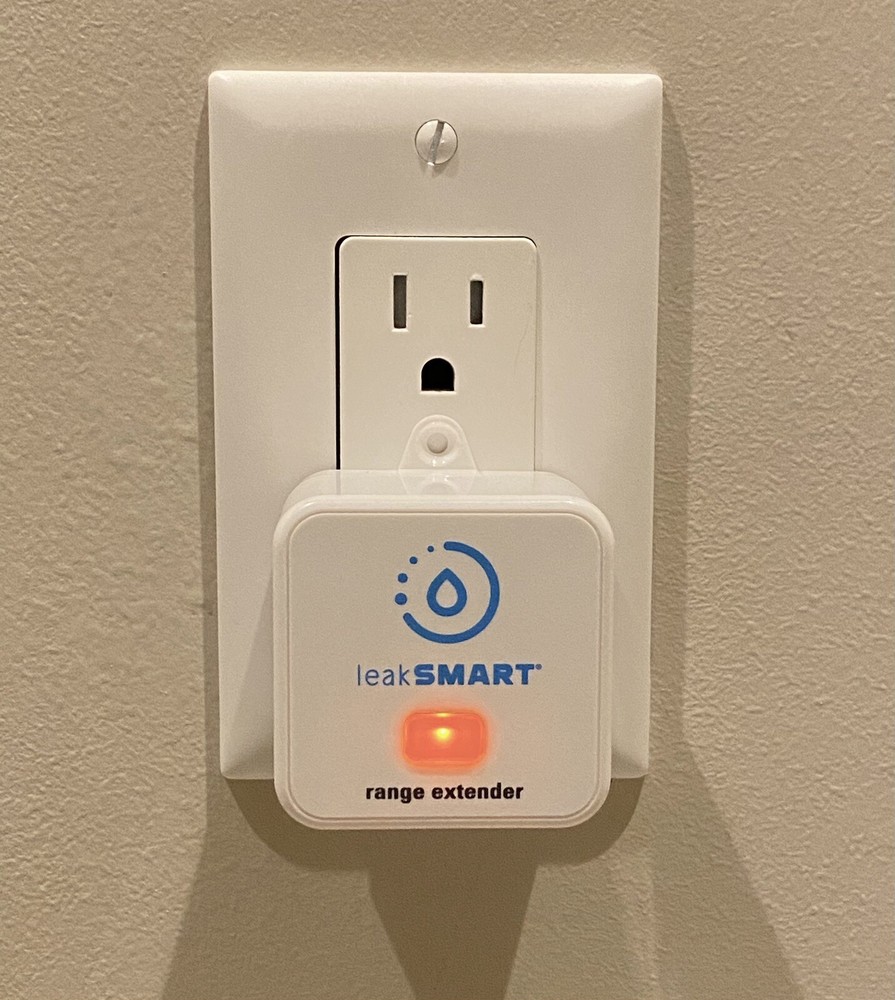 LeakSmart Zigbee Range Extender 1