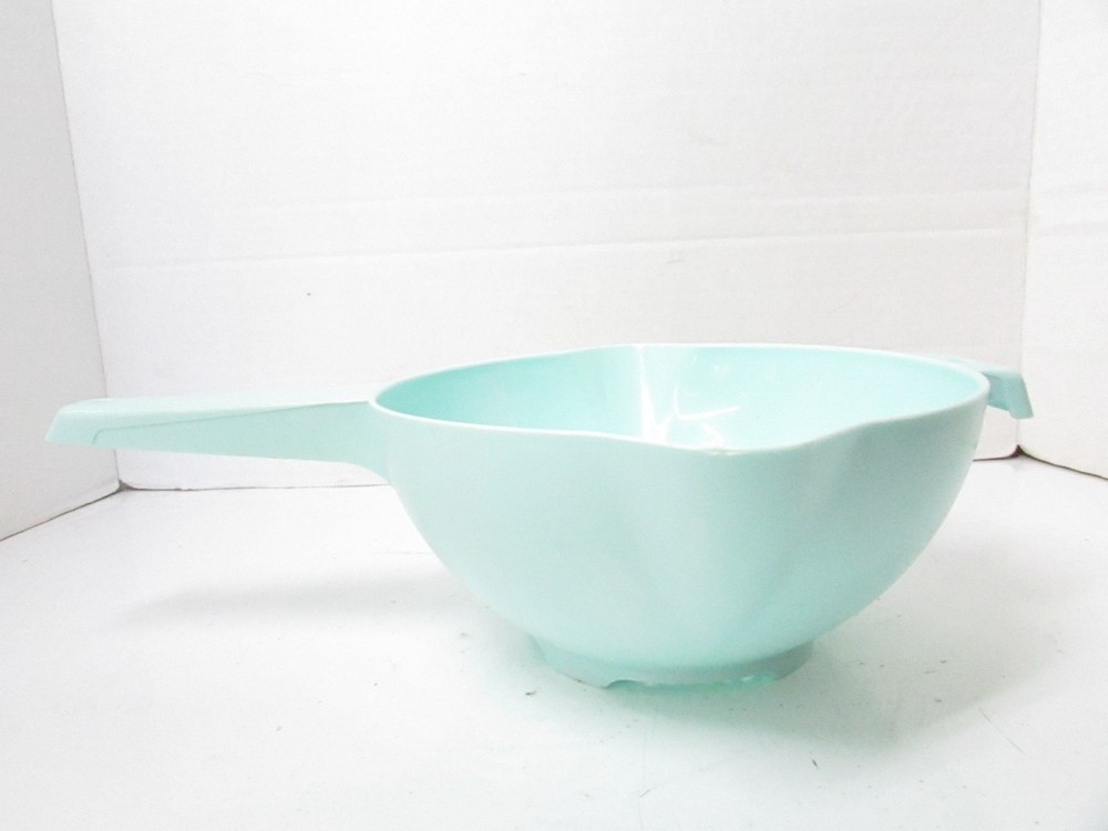 Tupperware Vintage Colander Strainer Handle 1523-4 Mint Green Plastic 8.25"