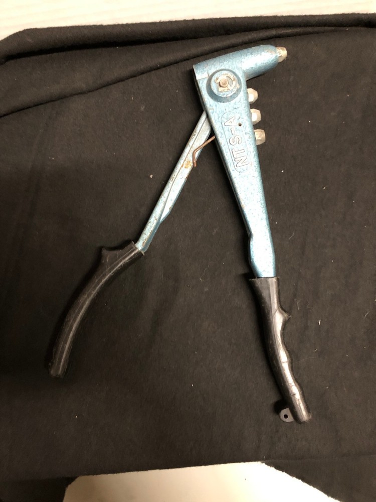 Gesipa Flipper rivet NTS-A hand tool