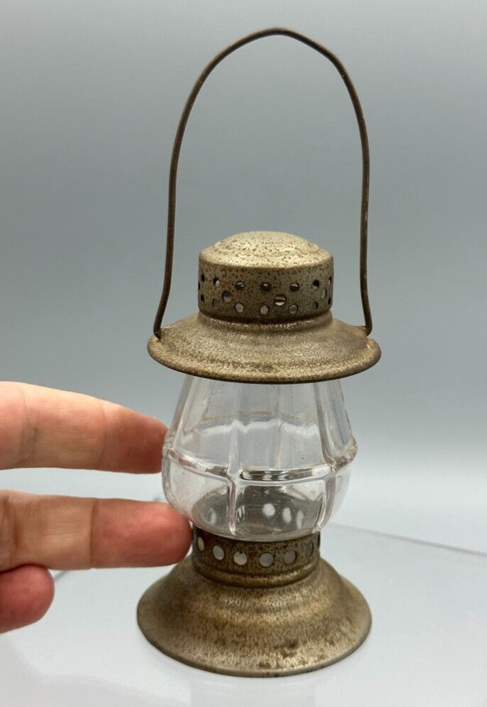 1915 Antique 16-Hole LANTERN GLASS CANDY CONTAINER A&E 444