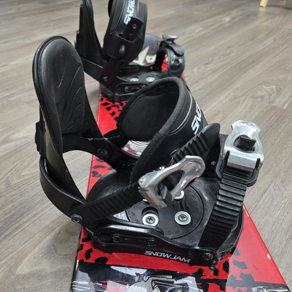 Lamar Bender Snowboard Size 109 CM with Medium - Large Snowjam Bindings