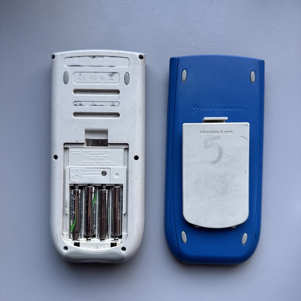 Texas Instruments TI-84 Plus Silver Edition Graphing Calculator BLUE - TESTED