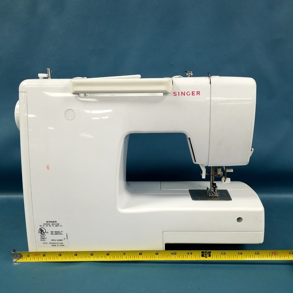 UNTESTED / No Pedal - Singer 2932 Sewing Machine 34 Stitch Patterns Beginners