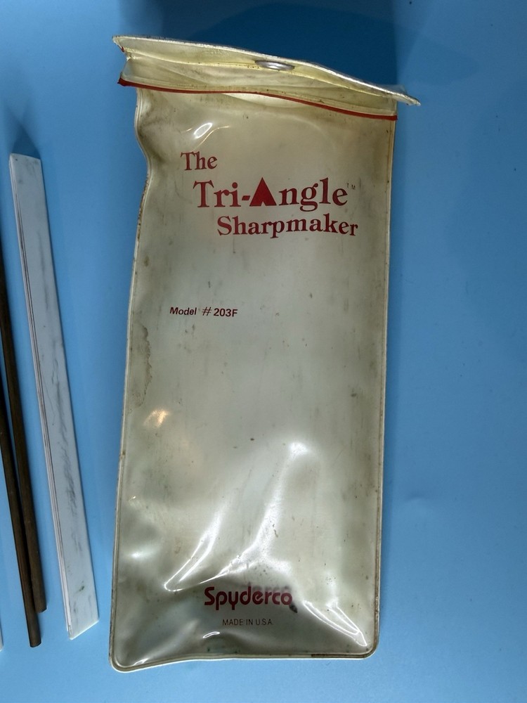 Spyderco Tri-Angle Sharpmaker Kit - Sharpening System Ceramic Stones Model 203F