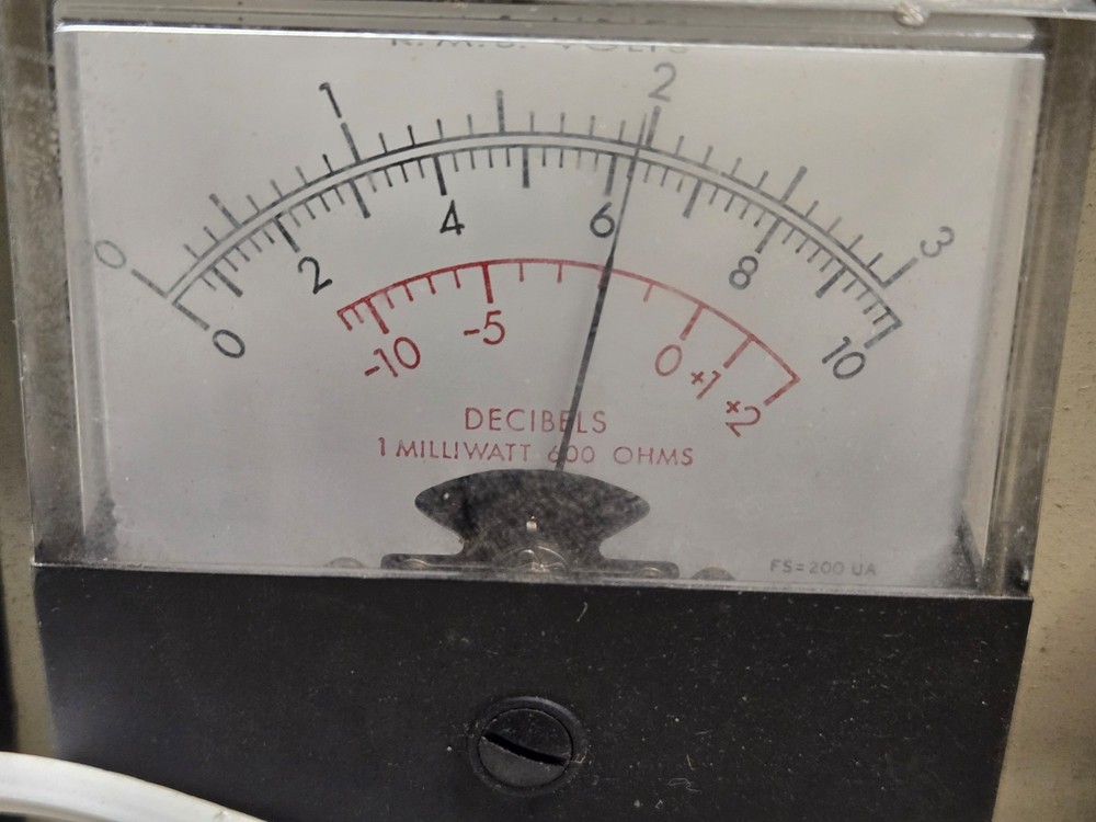 Heathkit IG-18A Low Distortion Audio Generator - Powers on - AS-IS - Untested