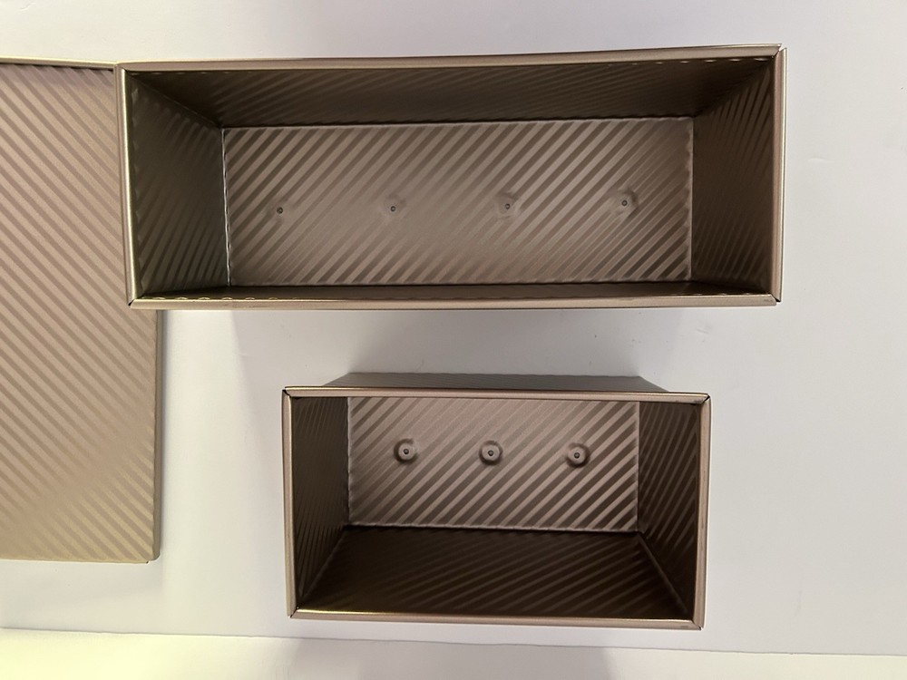 2 Pack Heavy Duty Pullman Loaf Pans w/ Lids