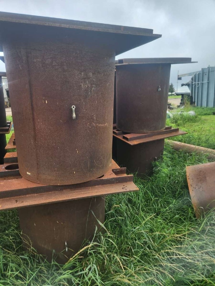 Steel flasks w/ forklift tracks