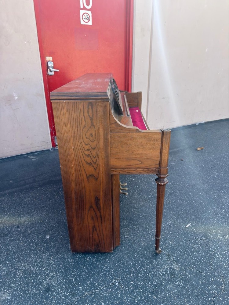 KIMBALL UP RIGHT PIANO