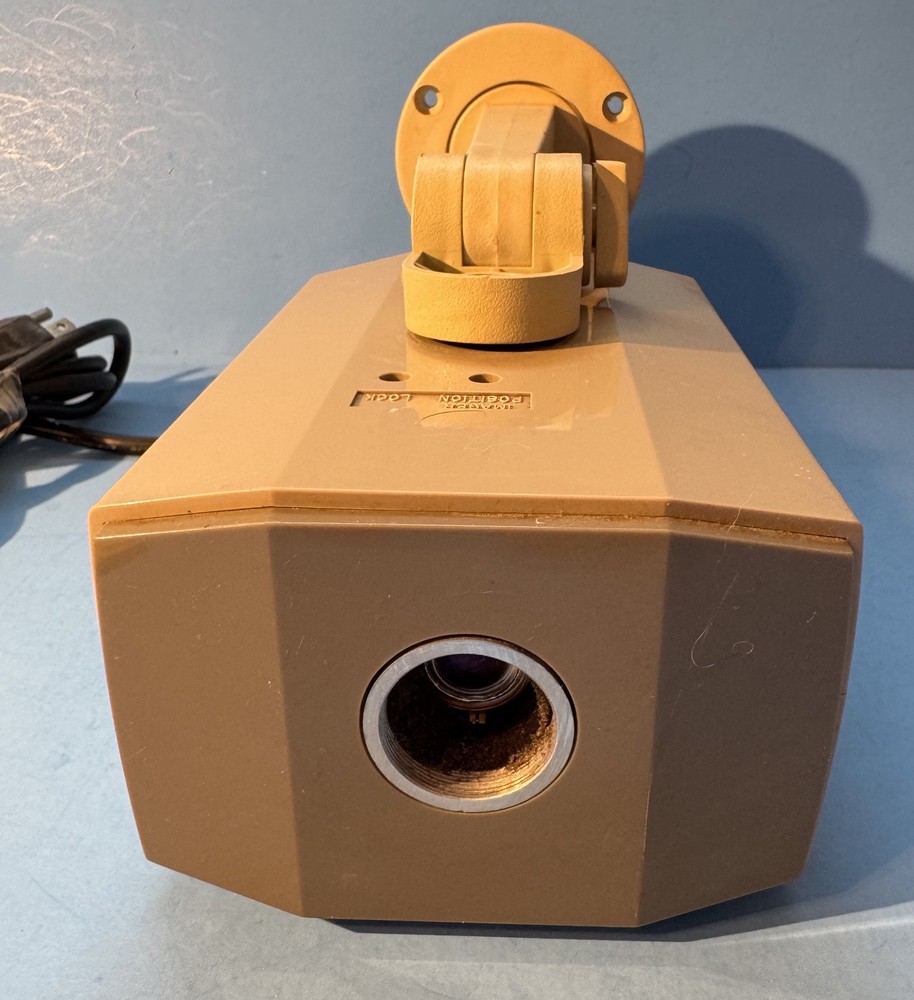 RCA 2000 TC2011 CC Video C-Mount Camera 120Volt Coax Powers ON! WITH CEILING MNT