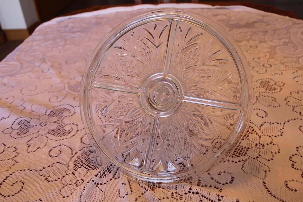 Diamond Cut & Leaf Pattern Vintage Pedestal Clear Round Cake Stand
