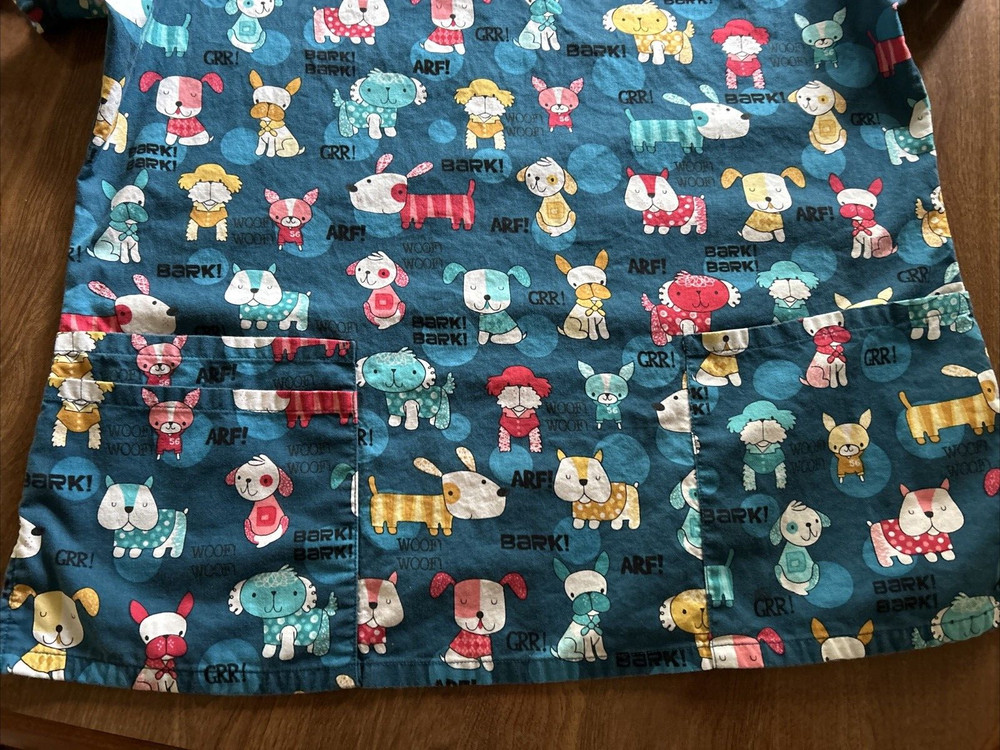 Cherokee Scrub Top “Dogs” Size L Preowned