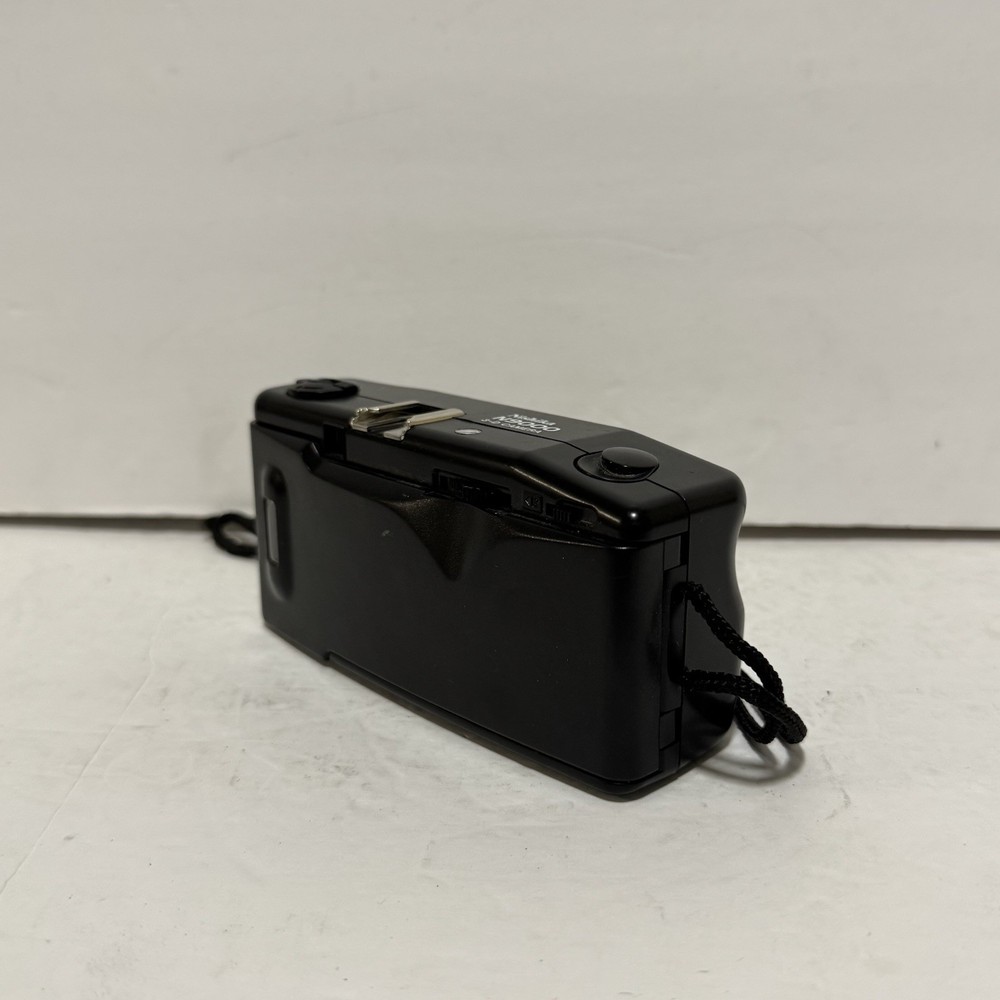 Nishika N9000 3-D Camera w/Quadra Lens System