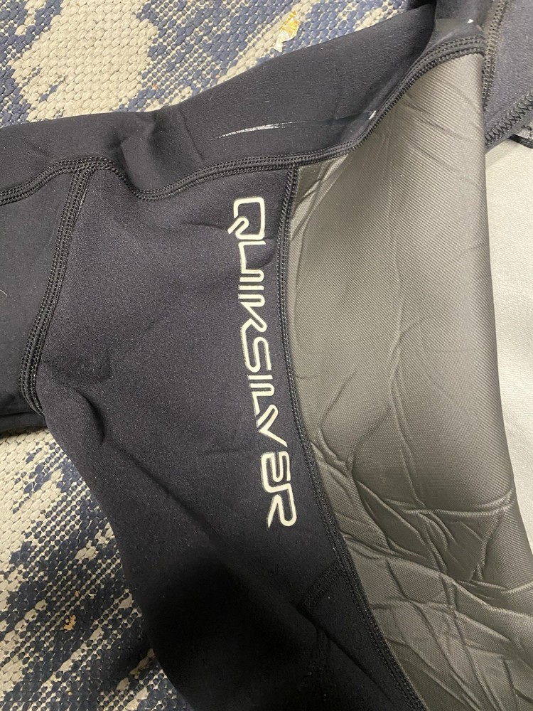 Quicksilver Wetsuit Size XLT/106 Men’s