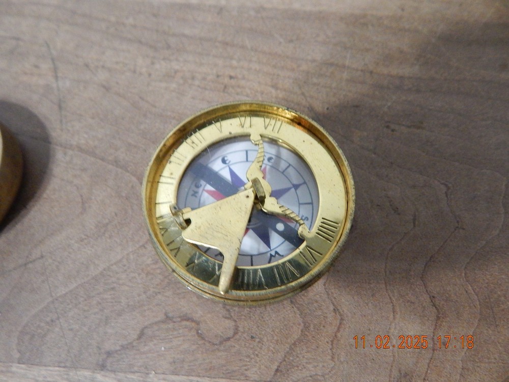 VINTAGE SUN MFG. BRASS COMPASS SUN DIAL CLOCK