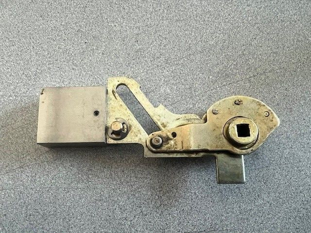 YALE SECURITY 8700 FL DEADBOLT ASSEMBLY USED