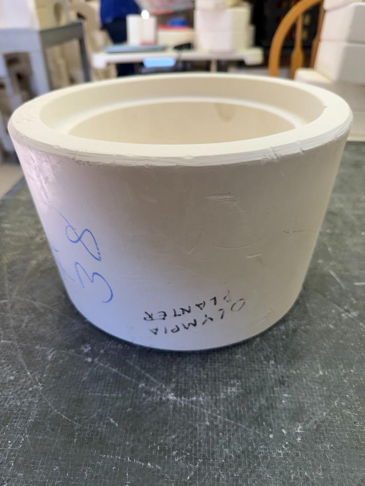 VINTAGE NIELSON CERAMIC MOLD #38 BOWL