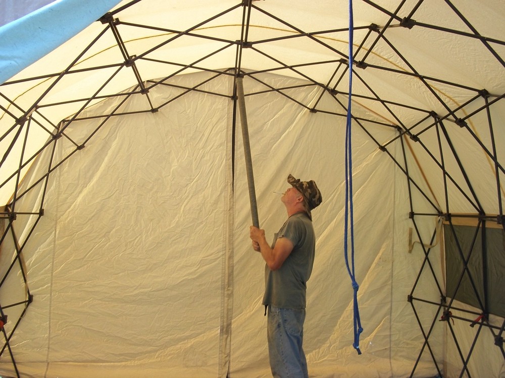 ONE....MILITARY SURPLUS QUICK-E FIRST RESPONSE SHELTER TENT POLE PART STRUT ARMY