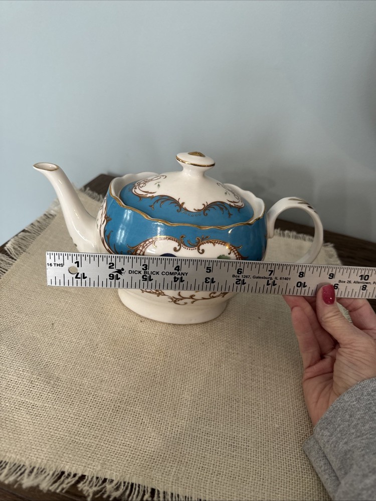 Grace Teaware Birds’ Teapot. Fine China.