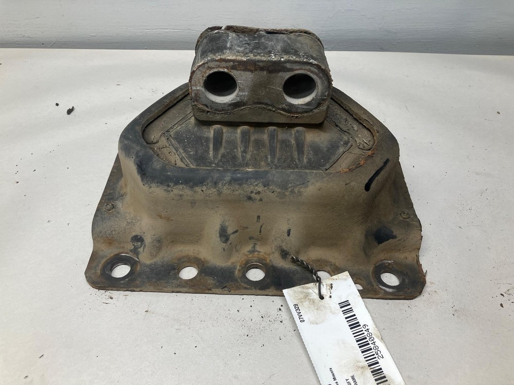 Cummins ISX Right/Passenger Engine Mount - Used | P/N Y6005371