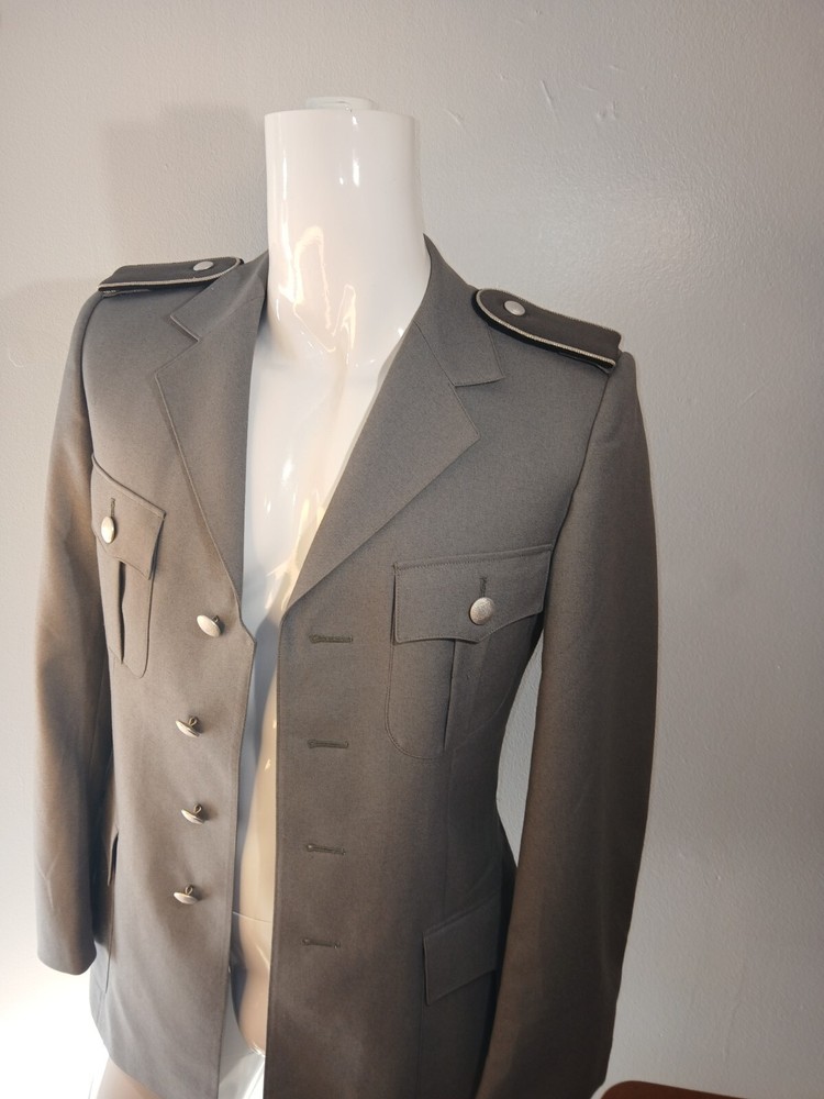 EAST GERMAN ARMY JACKET WWII, EXCELLENT CONDITION SIZE 38