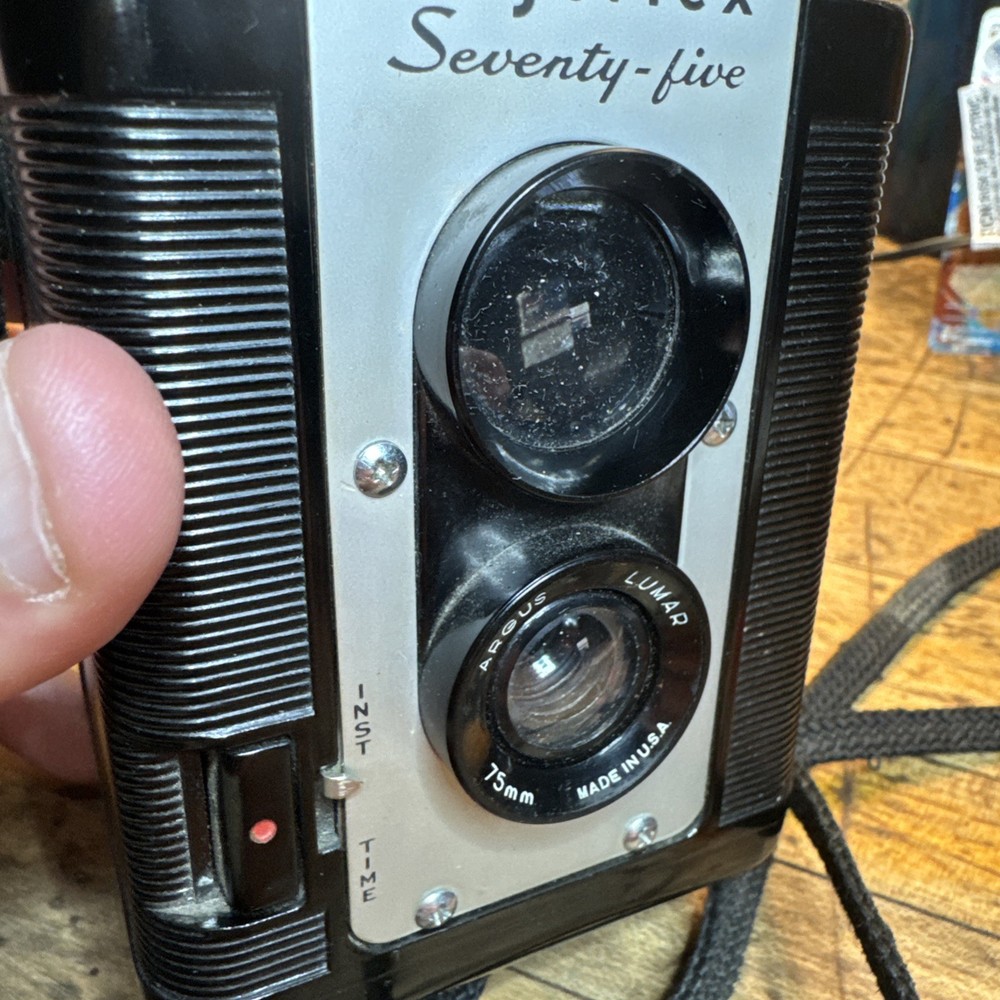 Antique Vintage Argoflex Seventy-Five 75mm Medium Format Camera Untested