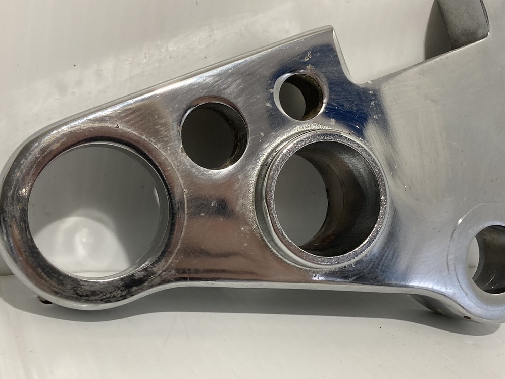 2002 Suzuki Intruder Vs800 Upper Triple Tree (OEM)