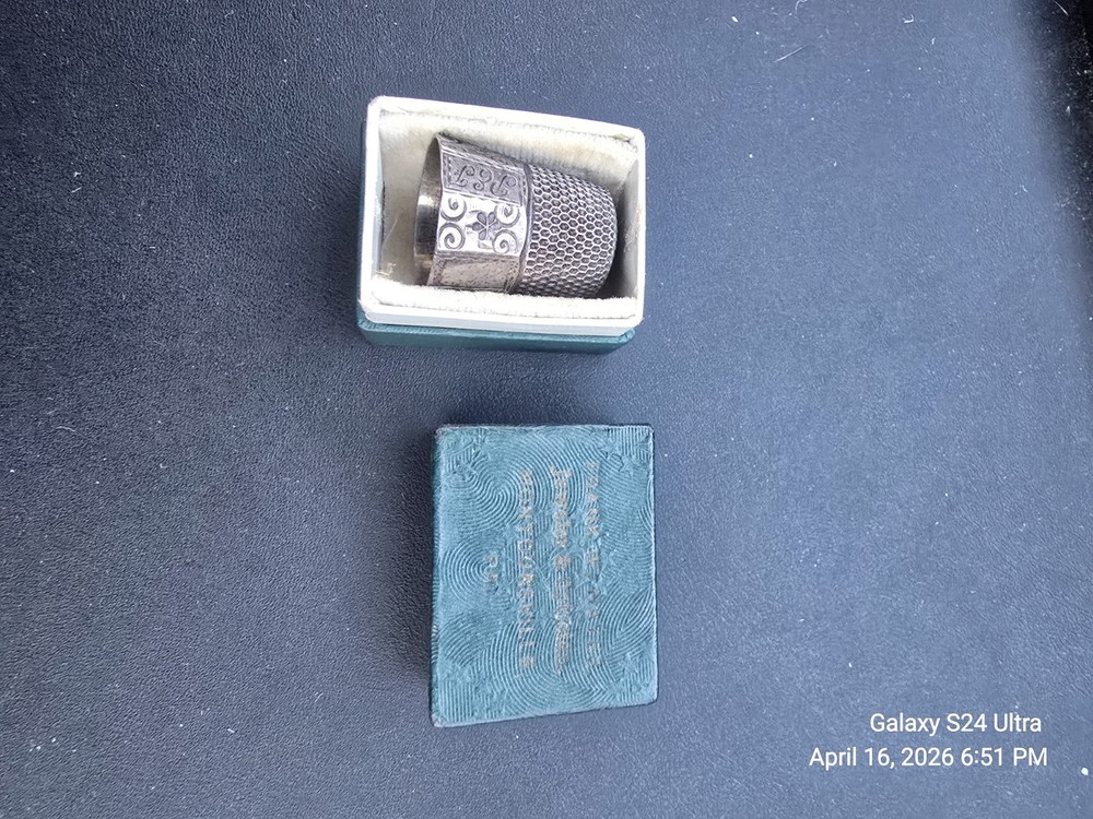 Antique Victorian sterling silver thimble with original box