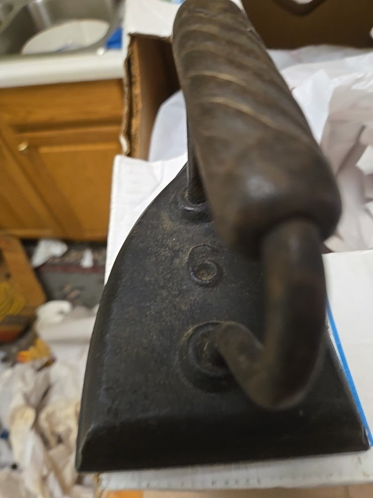 Iron #6 Cast Iron Flat Iron