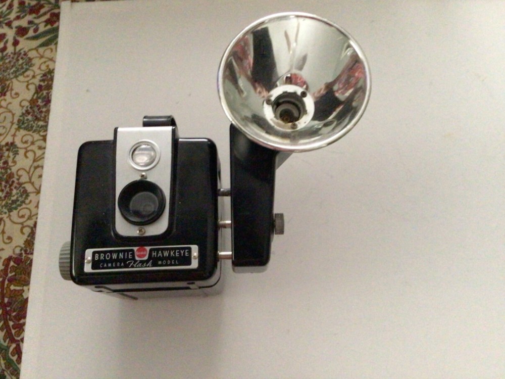 Brownie kodak Hawkeye camera flash kodalite midget flashholder