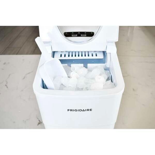 Frigidaire, 26 Lbs. Countertop Ice Maker, Bullet Shaped Ice, White